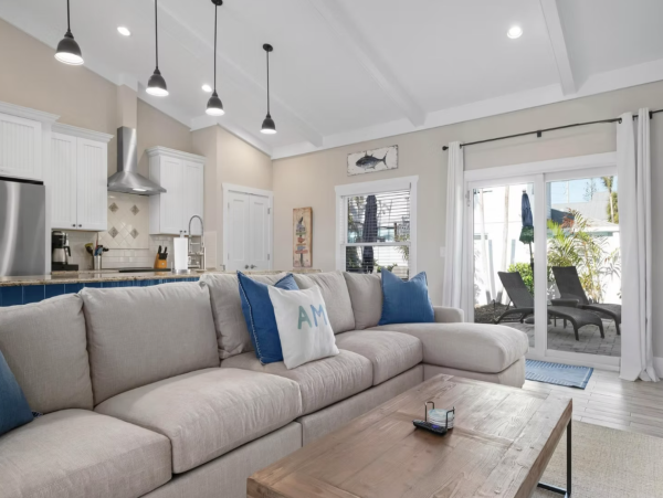 Four Bedroom Vacation Home in Holmes Beach Close to Beach